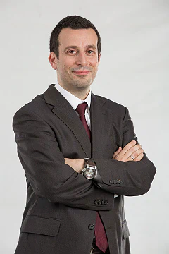 Eray T&uuml;z&uuml;n
